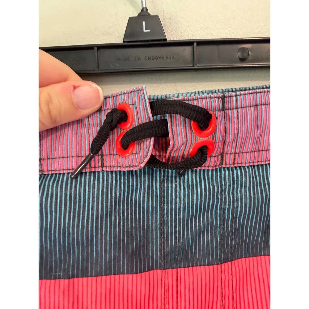 Nike Mens Striped Swim Trunks Pink Blue Board Shorts Mesh Liner Medium